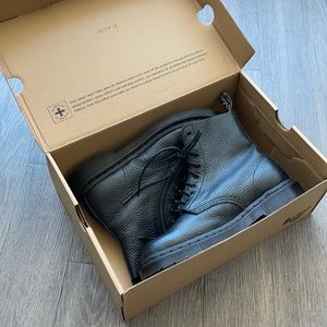 **SOLD** Dr. Martens Air Wair